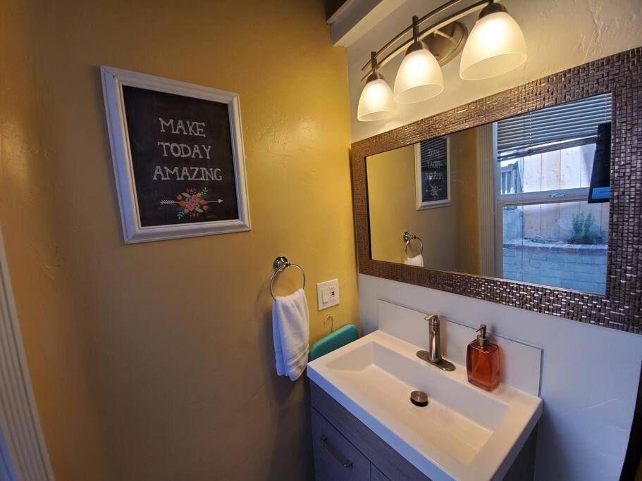Centrally Located Studio And Cozy Place Perfect For Travelers And Couples! Located In San Diego Downtown! Perfect For Your Quick Getaway! Apartman Kültér fotó